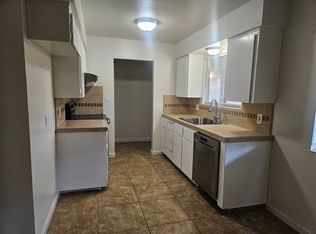 33 W Santa Ana Ave APT C, Clovis, CA 93612