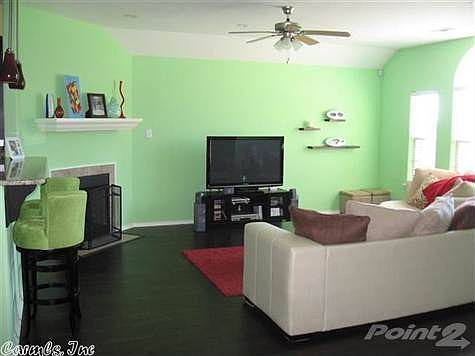 5th image of 155 Pleasantwood Dr