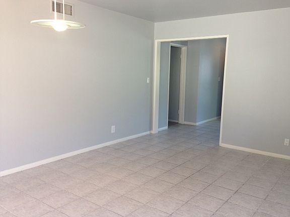 3rd image of 4624 Fir Ave