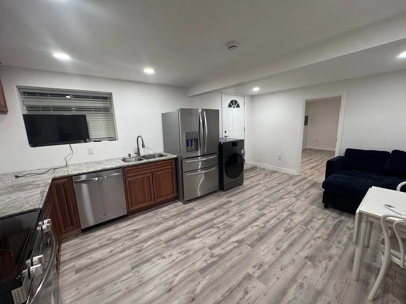 1 bed, 500 sqft, $2,000 — Photo 3