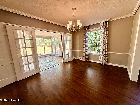 5th image of 1333 Carolina Drive