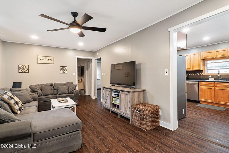 5th image of 210 Hetcheltown Road