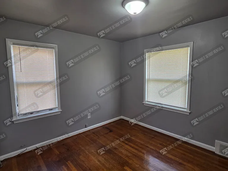 16670 Collingham Dr — Photo 10