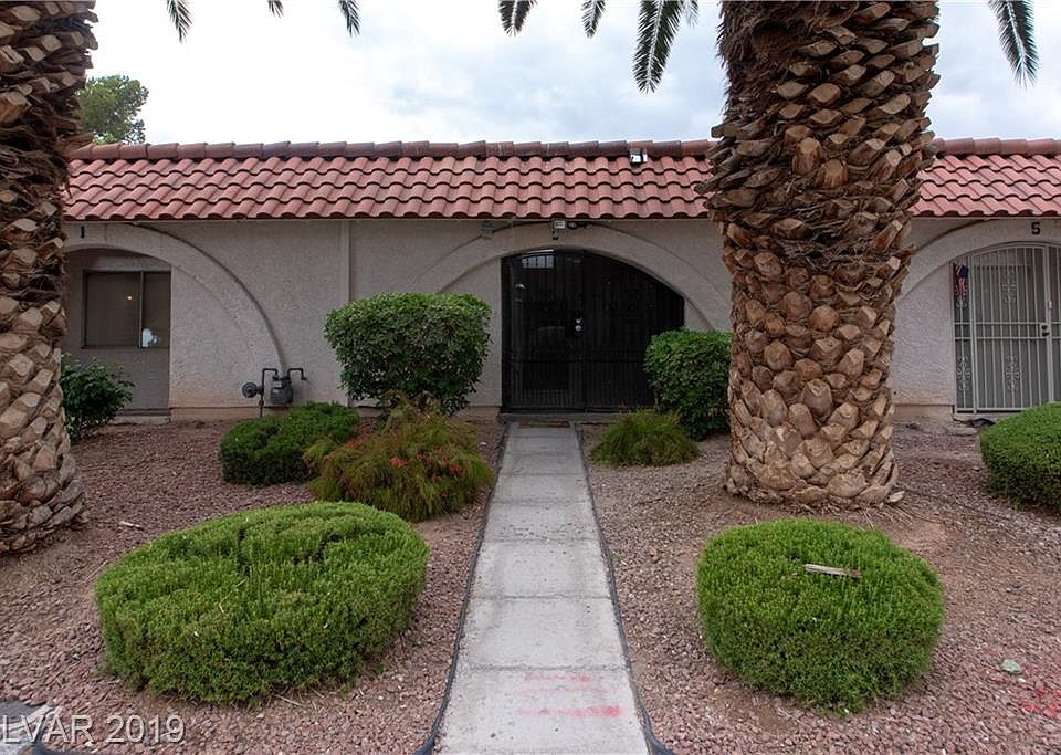 1st image of 816 Hedge Way Unit 3