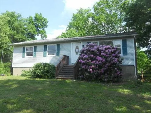 102 Charlotte Way, East Stroudsburg, PA 18302