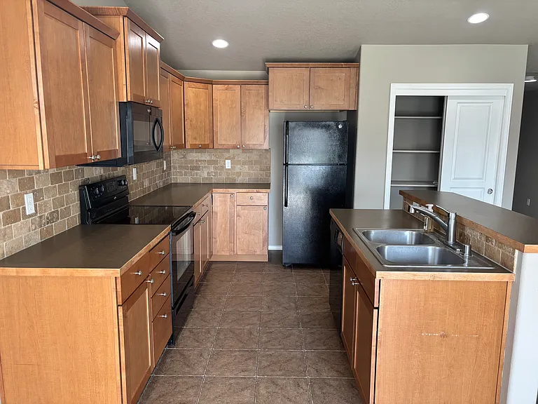 1468 Crab Apple Cir — Photo 9