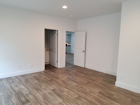 4th image of 3760 Patriot Pkwy #3G