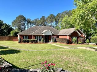 102 Surrey Ct, Dothan, AL 36305