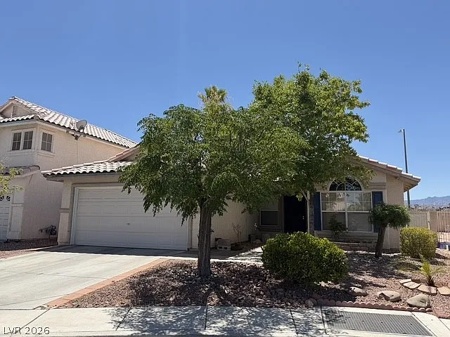 3341 Edenville Dr — Photo 2