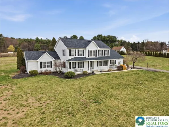 8285 Pohopoco Dr, Kunkletown, PA 18058