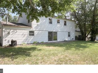 38 Hillcrest Ln, Willingboro, NJ