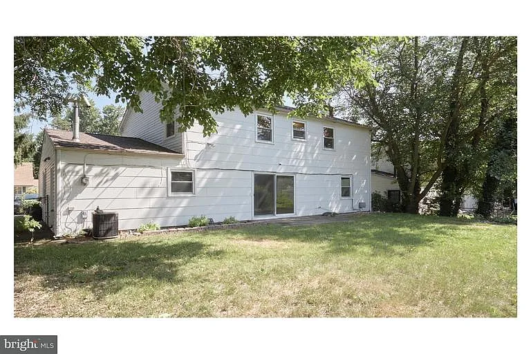 38 Hillcrest Ln photo 1