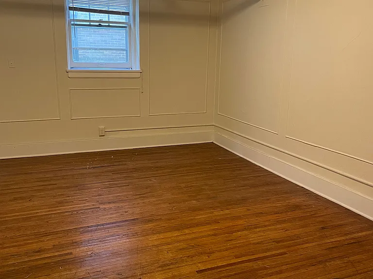 569 Portland Apartments — Photo 17