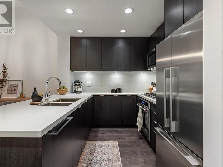 255 W 1st St #527 — Photo 7