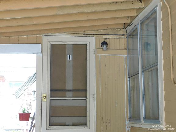 4th image of 506 Emmet St