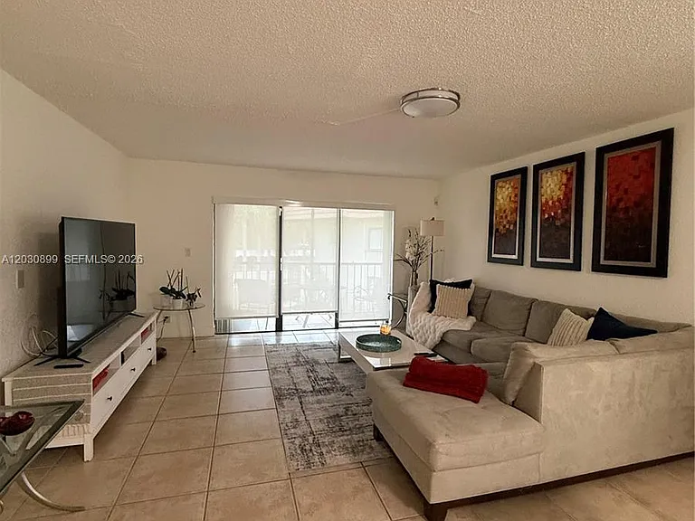 16184 Laurel Dr #204 — Photo 17