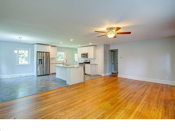 4th image of 301 S Ogle Ave