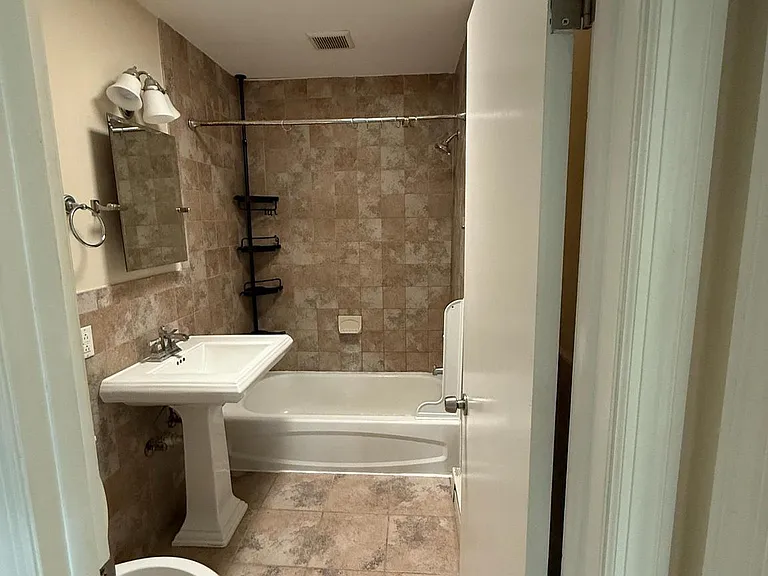24-30 George St #6 — Photo 10