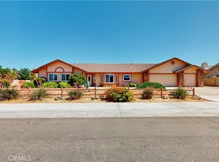 19076 Cronese Ln, Apple Valley, CA 92308
