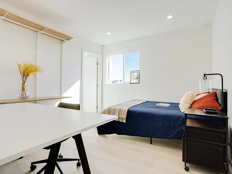 1224 W 37th Pl — Photo 11