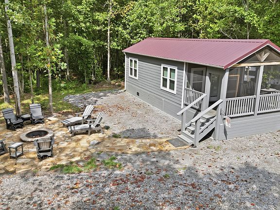 3rd image of 137 Summit Dr