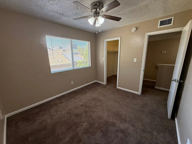 1720 Orange St — Photo 9