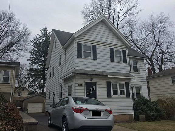 3rd image of 538 Hillcrest St
