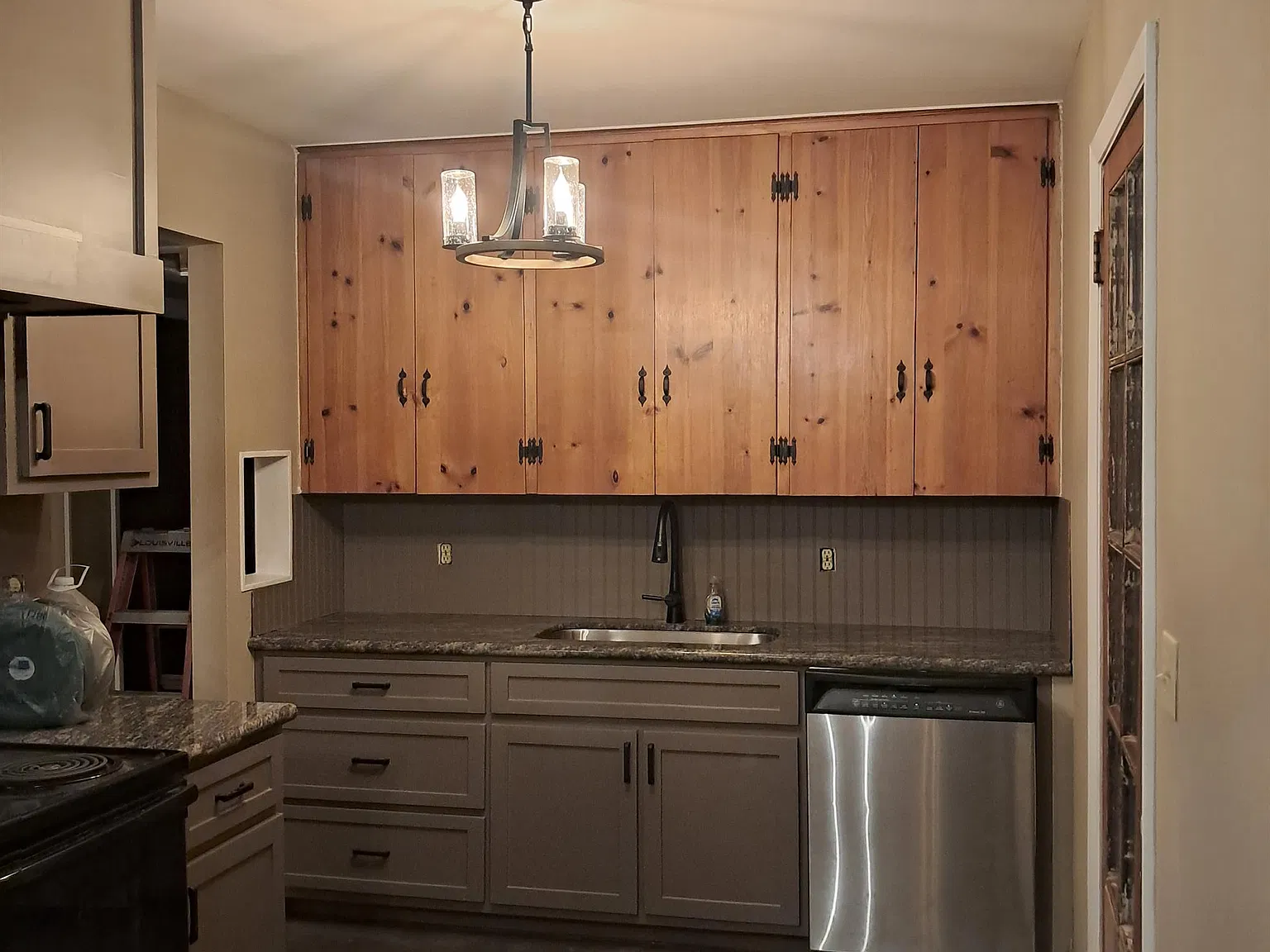 3690 Grandview Drive — Photo 3