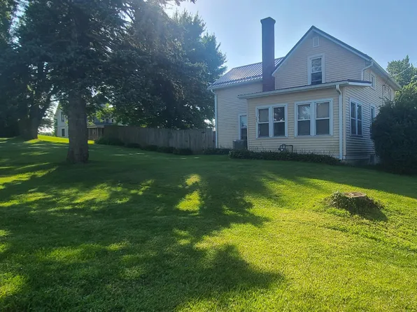 302 E Van Buren St, Garnavillo, IA 52049