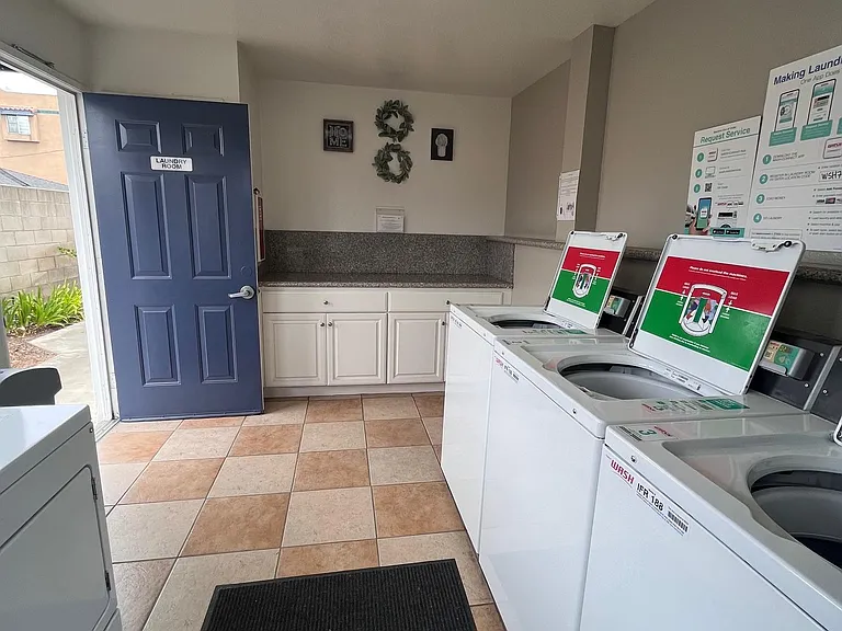 Meridian Apartments — Photo 14