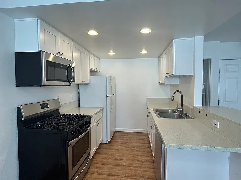 8525 Saturn St — Photo 13