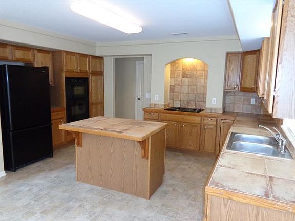4th image of 4959 Fundy St