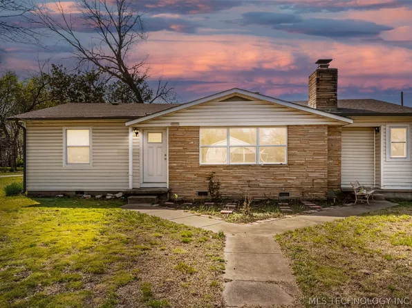 812 S McQuarrie Ave, Wagoner, OK 74467