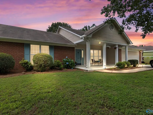 106 Tree Bark Trl, Hazel Green, AL 35750