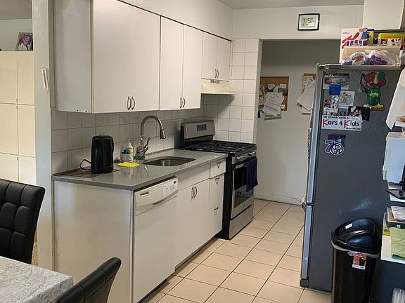 3rd image of 1286 E 56th St #70