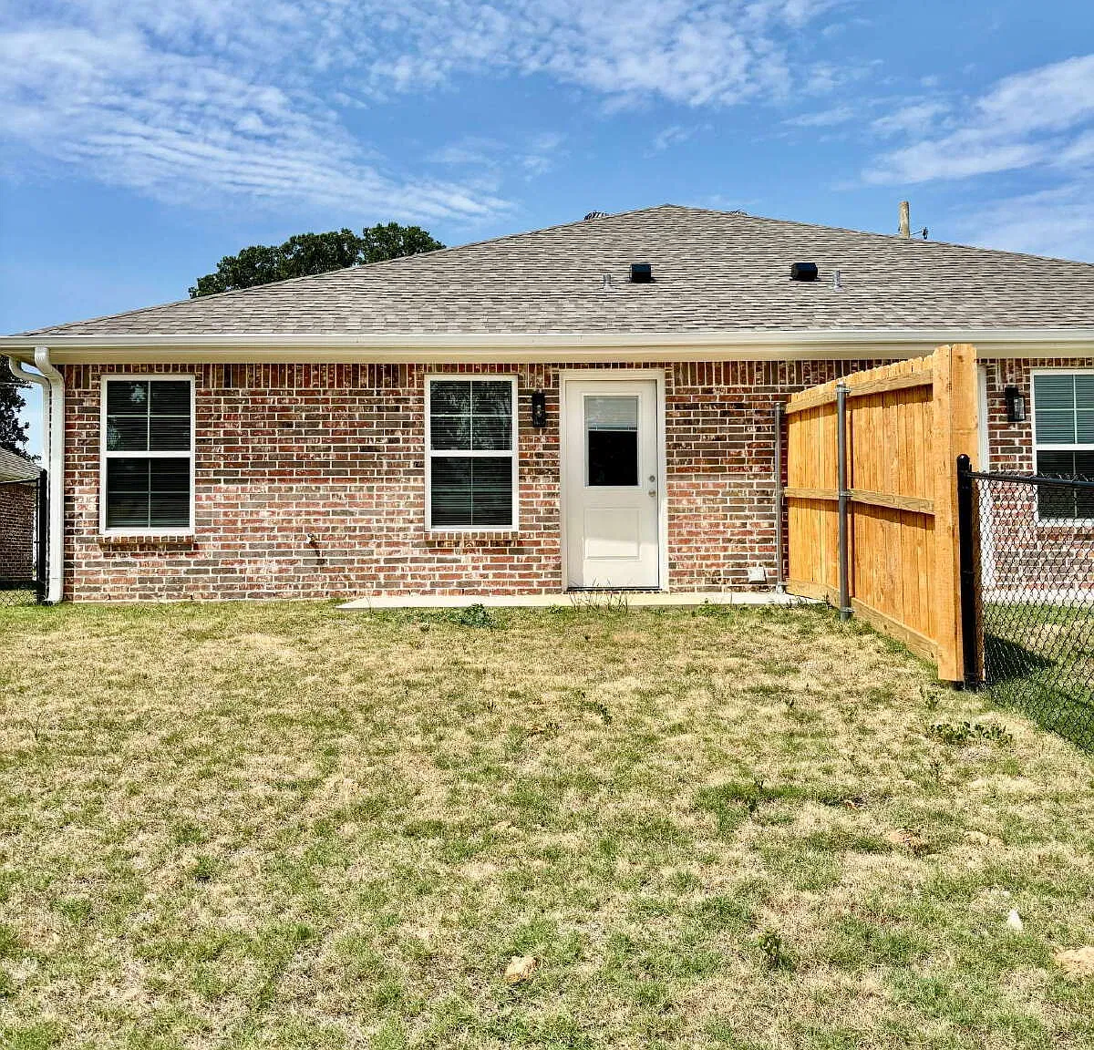 404 Lake Lamond Rd — Photo 2