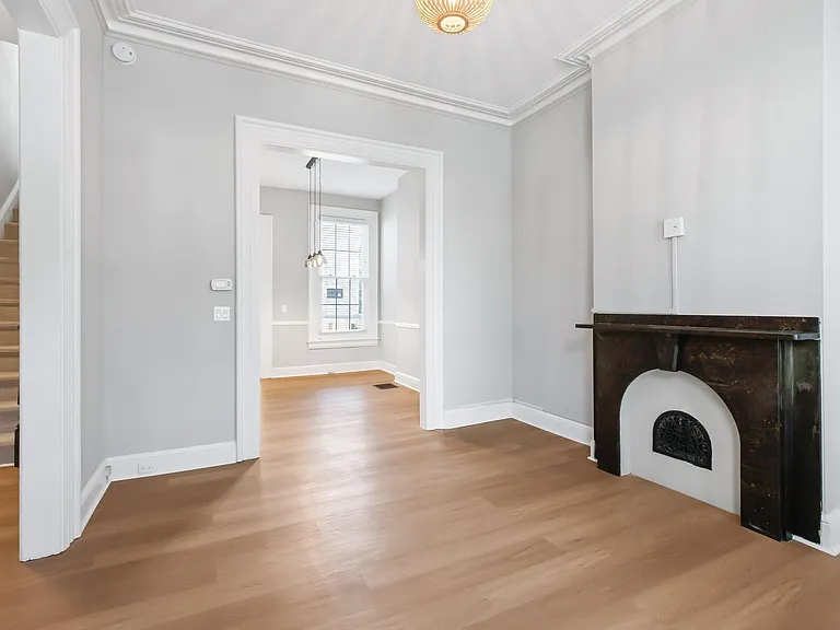 349 N Mulberry St — Photo 6