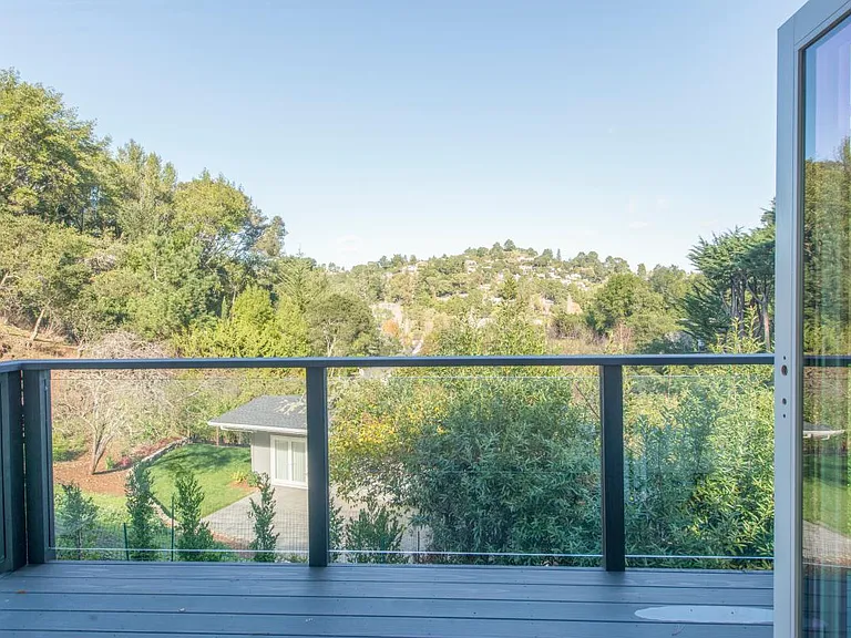 344 Laurel Way — Photo 3