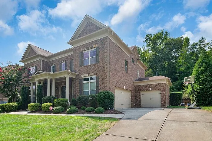 4 bed, 3.5 bath, 4441 sqft, $4,395 — Photo 3
