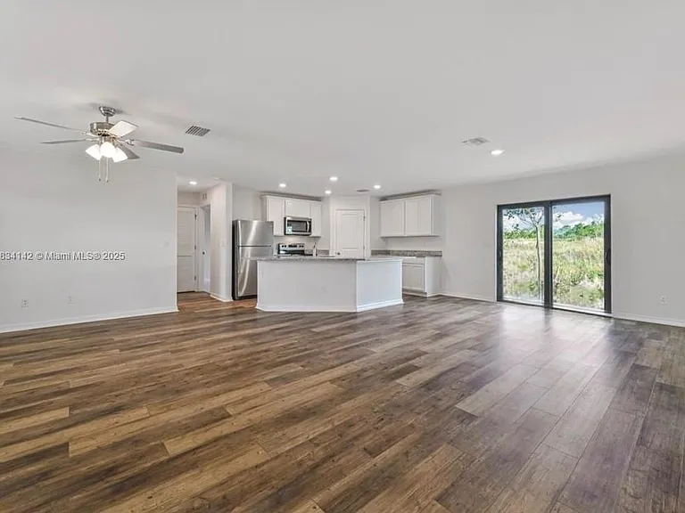 861 Winwood Cir — Photo 3