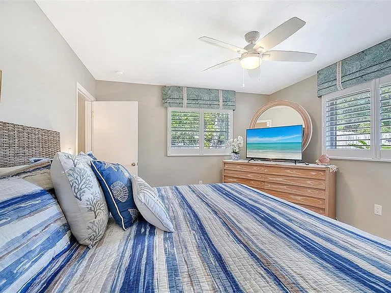 6758 S Lockwood Ridge Rd — Photo 34