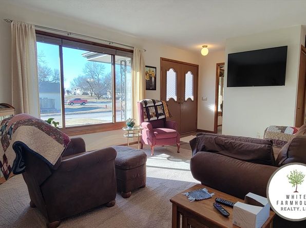 614 W 3rd St, Wayne, NE 68787