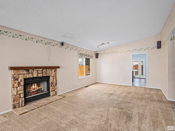 3rd image of 2185 Morninglory Dr
