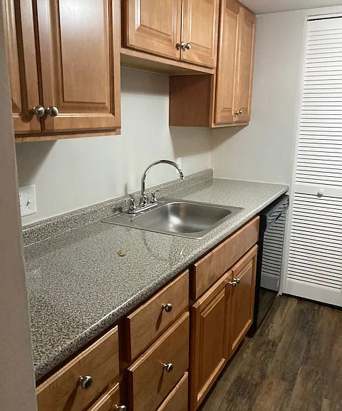 26 Greentree Ln #12 — Photo 2