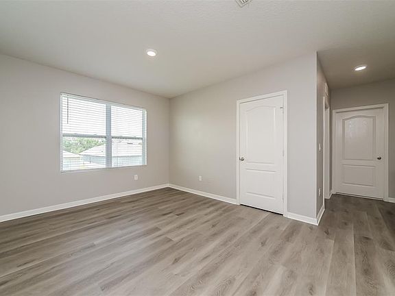 5th image of 321 Alexzander Way