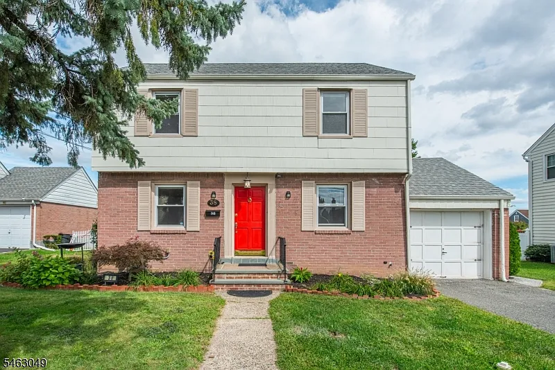 4 bed, 2.0 bath, $3,750 — Photo 1