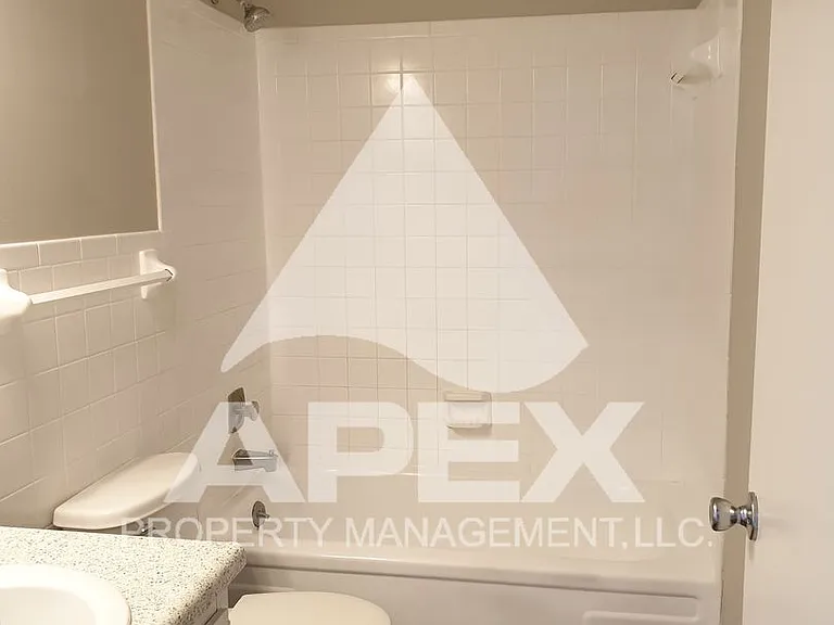 Fairhill Apartments — Photo 12
