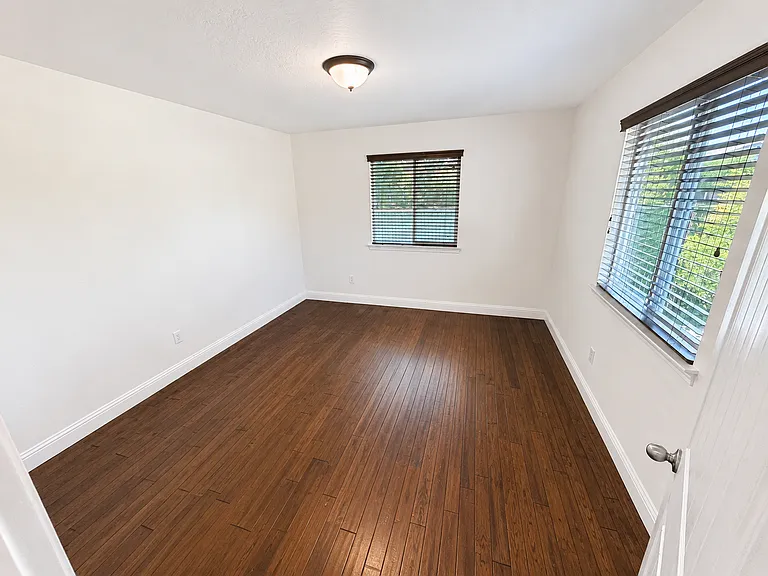 3682 Bay Ave — Photo 34