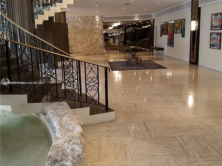5555 Collins Ave #11U — Photo 3