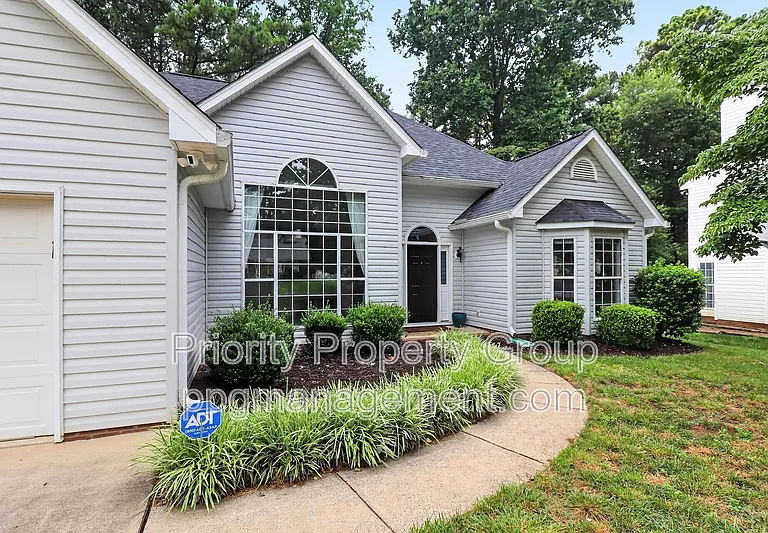 9118 Pine Springs Ct — Photo 38